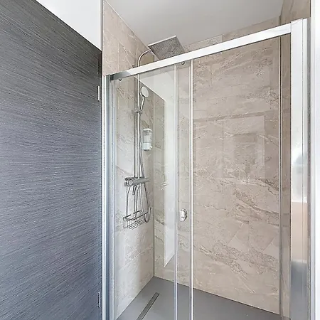 Super T3 Climatise 6 Personnes Montferrand